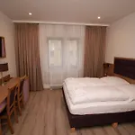 Slamba Hostel