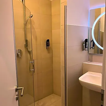 Hostel Slamba