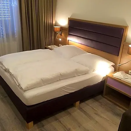 Slamba Hostel