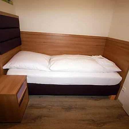 Slamba Hostel