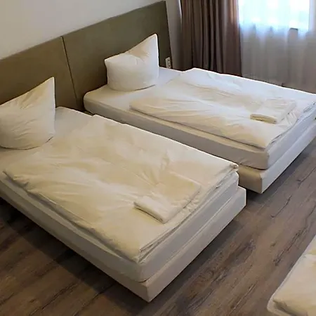 Hostel Slamba *